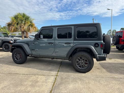 Used 2024 Jeep Wrangler Unlimited Sport AWD/4WD image 5