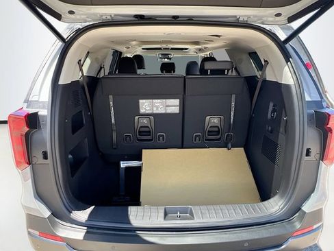 New 2026 Kia Carnival SX w/ SX Dark Edition Package FWD image 28
