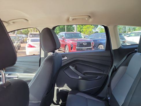 Used 2017 Ford Escape SE image 24