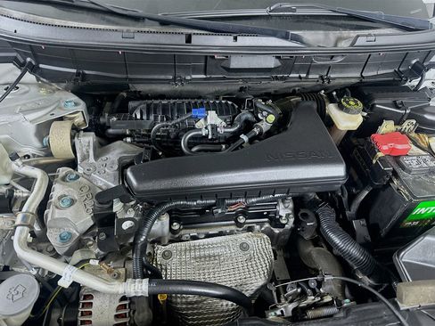 Used 2016 Nissan Rogue SV image 31