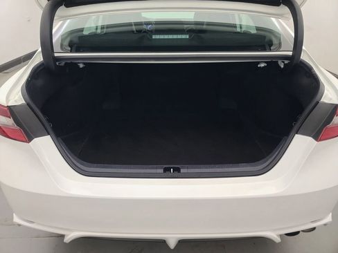 Used 2024 Toyota Camry SE image 18