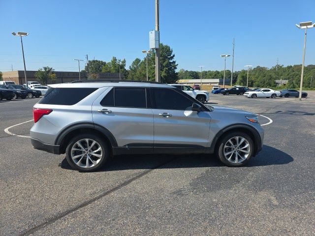 Used 2021 Ford Explorer Platinum w/ Equipment Group 601A AWD/4WD image 2