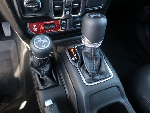 New 2026 Jeep Wrangler Unlimited Rubicon AWD/4WD image 9