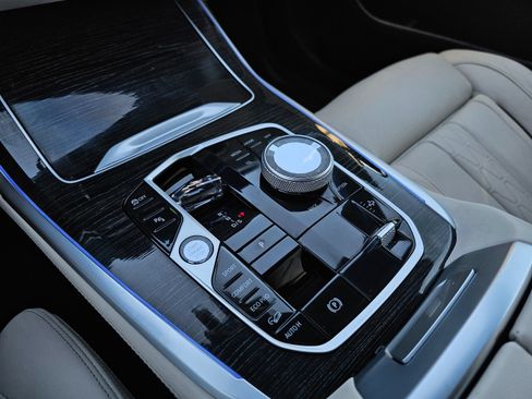 Used 2023 BMW X7 M60i w/ Executive Package AWD/4WD image 67