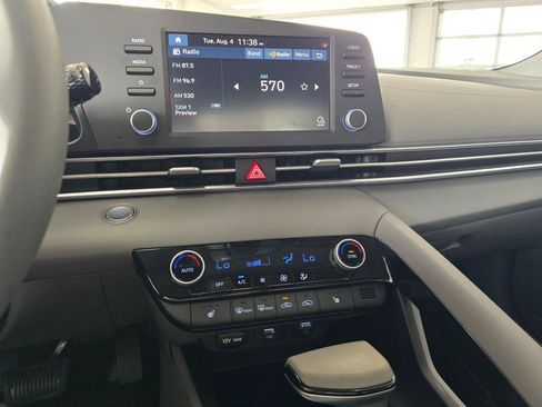 Used 2023 Hyundai Elantra Blue FWD image 24