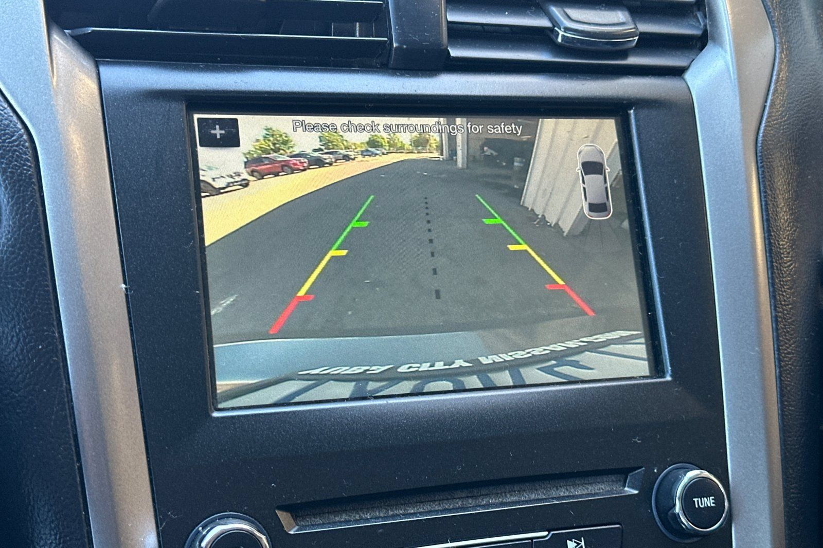 Used 2017 Ford Fusion SE w/ Fusion SE Technology Package FWD image 23