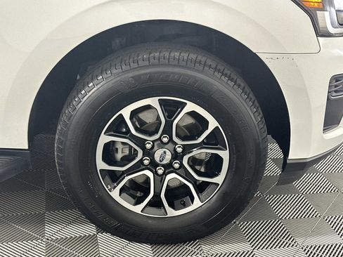 Used 2024 Ford Expedition Max XLT image 12