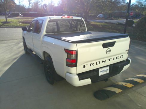 Used 2026 Nissan Frontier SV w/ SV Convenience Package image 9