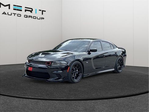 Used 2023 Dodge Charger R/T w/ Navigation & Travel Group RWD image 4