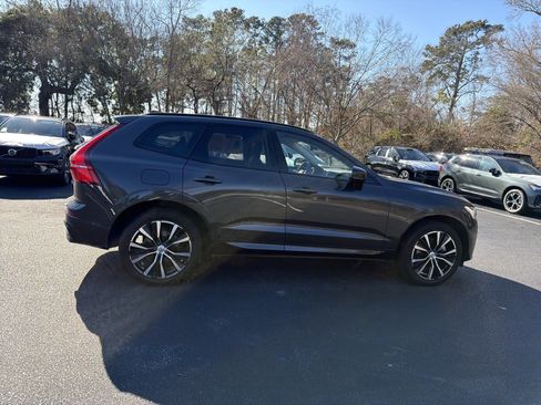 Certified 2025 Volvo XC60 B5 Plus image 9