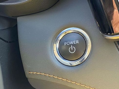 Used 2023 Toyota Highlander Bronze Edition FWD image 32
