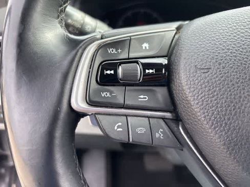 Used 2018 Honda Accord Touring image 11