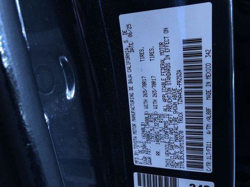 Certified 2025 Toyota Tacoma TRD Off-Road AWD/4WD image 26