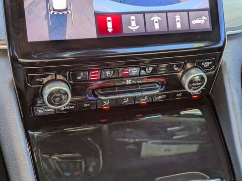 Used 2022 Jeep Grand Cherokee L Overland w/ Advanced Protech Group III image 26