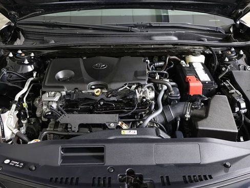 Used 2024 Toyota Camry SE image 19