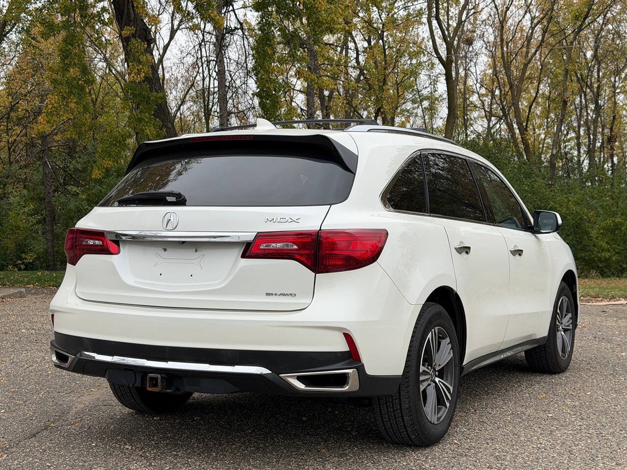 Used 2018 Acura MDX SH-AWD image 3