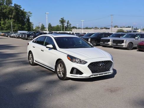 Used 2023 Hyundai Kona SEL AWD/4WD image 7