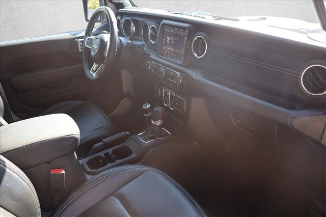 Used 2023 Jeep Wrangler Unlimited Sahara w/ Cold Weather Group AWD/4WD image 28