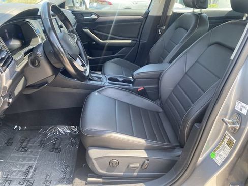 Used 2023 Volkswagen Jetta SE FWD image 11