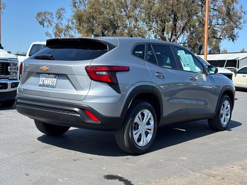 Used 2024 Chevrolet Trax LS FWD image 11