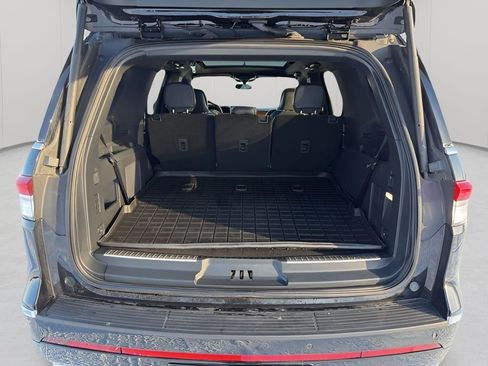 Used 2024 Lincoln Navigator Reserve w/ Equipment Group 201A AWD/4WD image 19