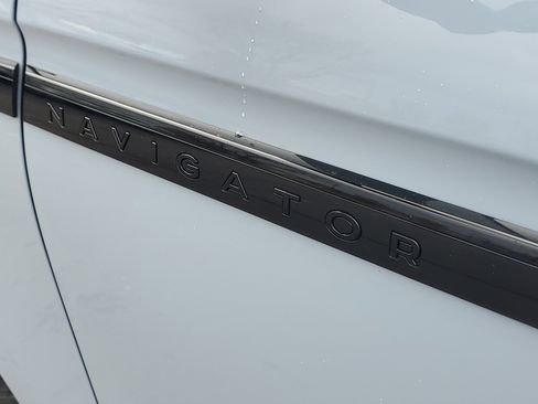 New 2025 Lincoln Navigator L Reserve w/ Jet Appearance Package image 7