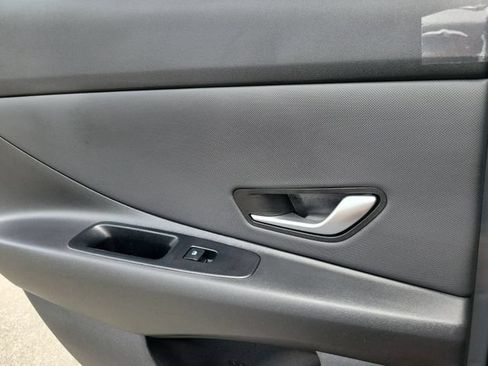 New 2026 Hyundai Elantra Limited FWD image 24