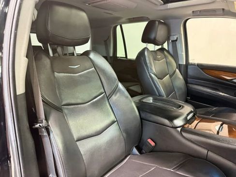 Used 2018 Cadillac Escalade Premium Luxury image 26