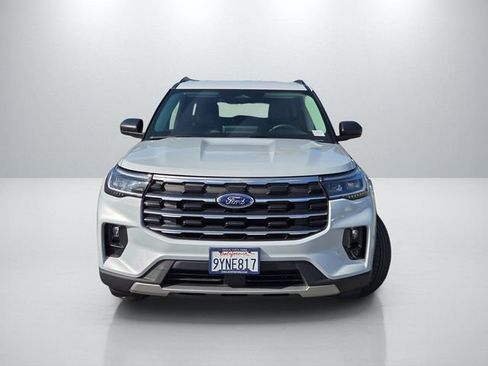 Used 2026 Ford Explorer Active w/ Active Comfort Package RWD image 2