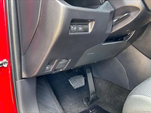 Used 2025 Toyota RAV4 LE AWD/4WD image 36