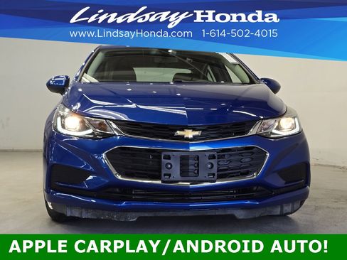Used 2017 Chevrolet Cruze LT w/ Convenience Package image 2