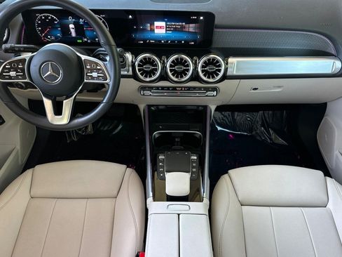 Used 2023 Mercedes-Benz EQB 300 4MATIC image 15
