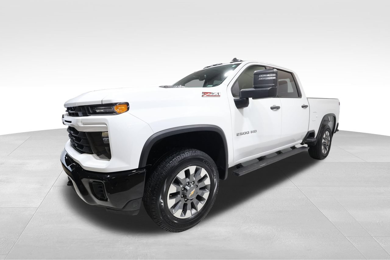 Used 2024 Chevrolet Silverado 2500 Custom w/ Custom Convenience Package AWD/4WD image 8