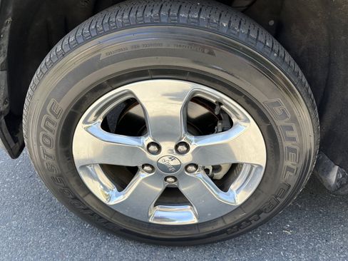 Used 2013 Jeep Grand Cherokee Limited image 24