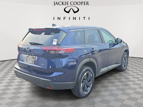 Used 2025 Nissan Rogue SV AWD/4WD image 5