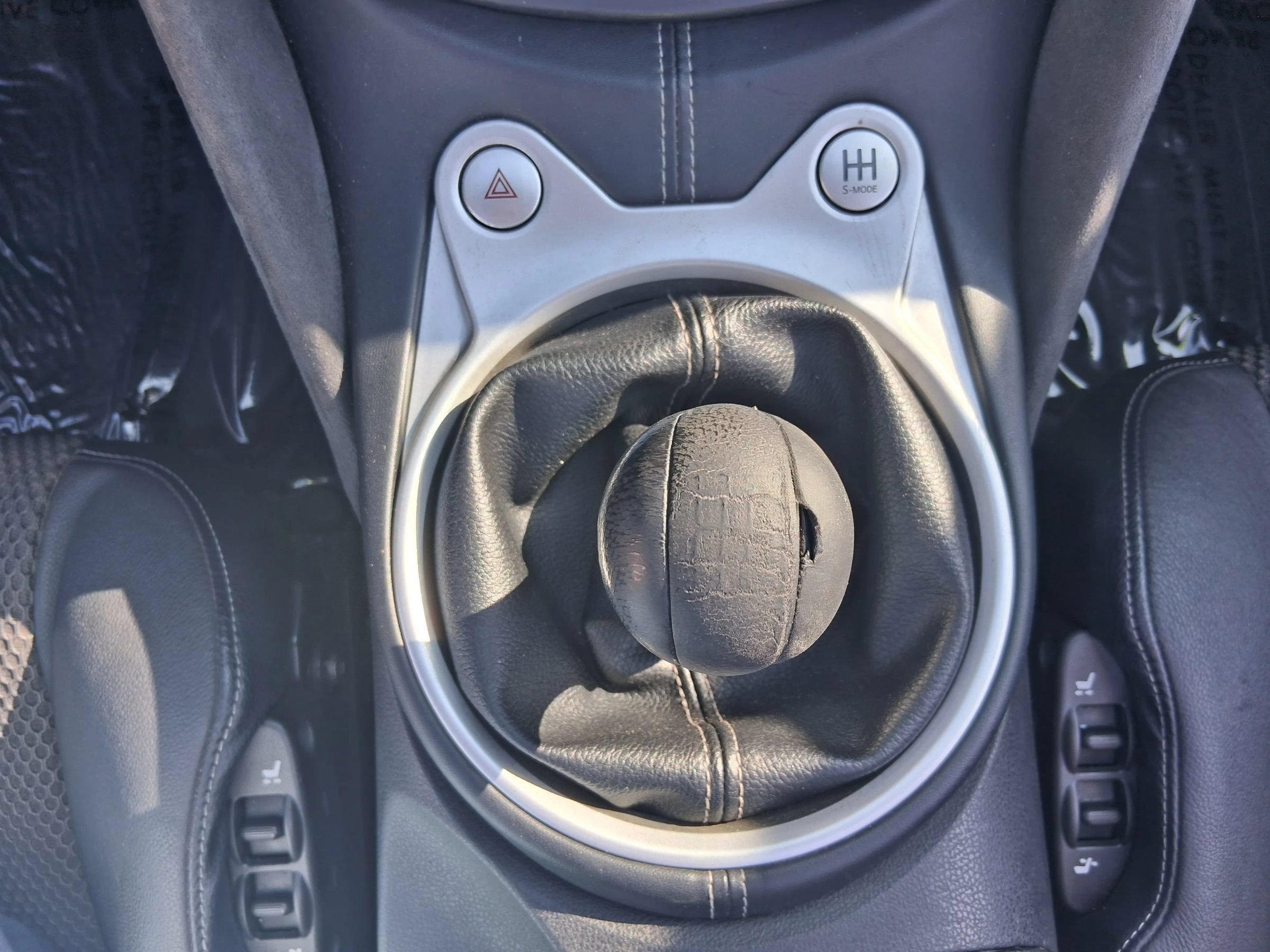 Used 2010 Nissan 370Z Touring w/ Sport Pkg RWD image 18