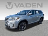 Used 2019 Toyota Highlander LE image 2