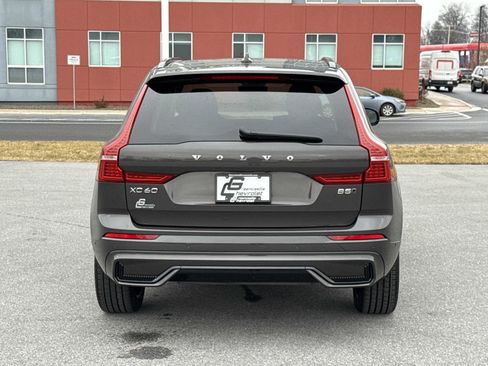 Used 2023 Volvo XC60 B5 Ultimate w/ Climate Package image 25