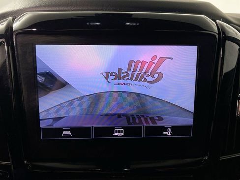 Used 2023 Chevrolet Traverse LT image 17