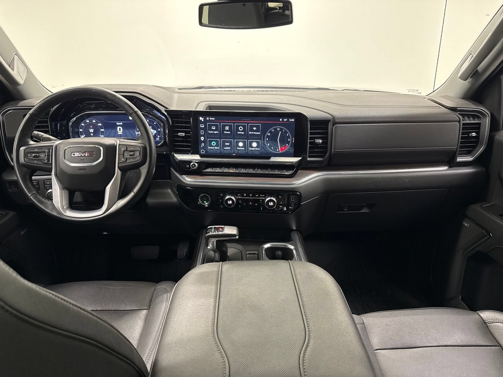 Used 2023 GMC Sierra 1500 SLT w/ SLT Premium Package AWD/4WD image 32