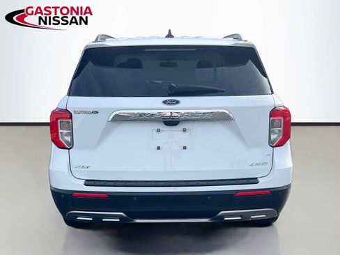 Used 2022 Ford Explorer XLT w/ Equipment Group 202A image 7