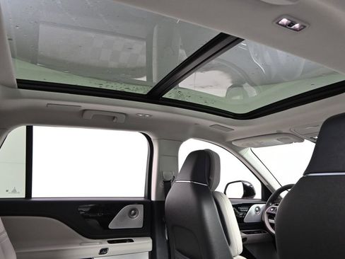 New 2026 Lincoln Aviator Reserve image 17