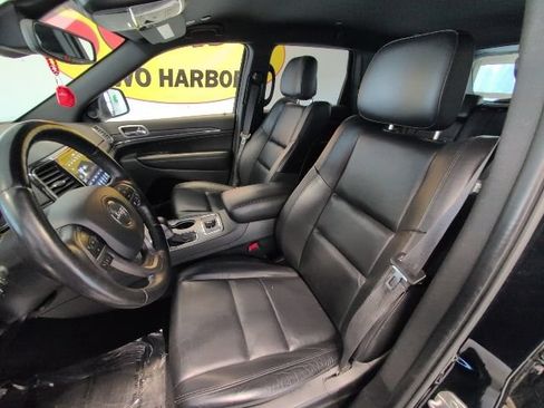 Used 2022 Jeep Grand Cherokee Limited w/ Technology Group AWD/4WD image 12