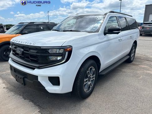 Used 2025 Ford Expedition Max Active RWD image 1