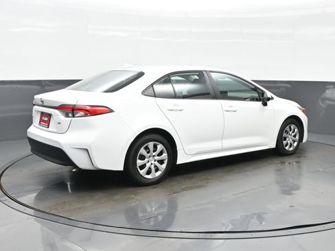 Used 2024 Toyota Corolla LE FWD image 6