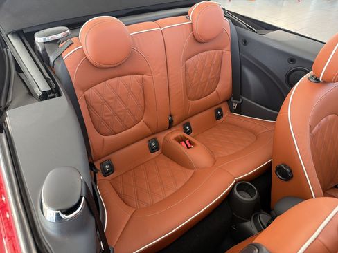 Used 2024 MINI Cooper S w/ Signature Upholstery Package FWD image 28