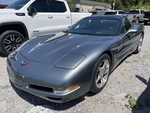Used 2004 Chevrolet Corvette Coupe w/ Preferred Equipment Group image 3