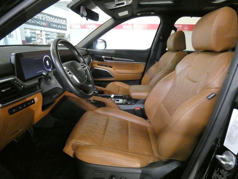 Used 2023 Kia Telluride AWD image 10