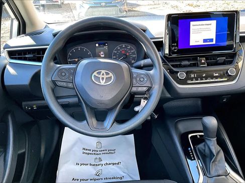 Used 2023 Toyota Corolla LE image 5
