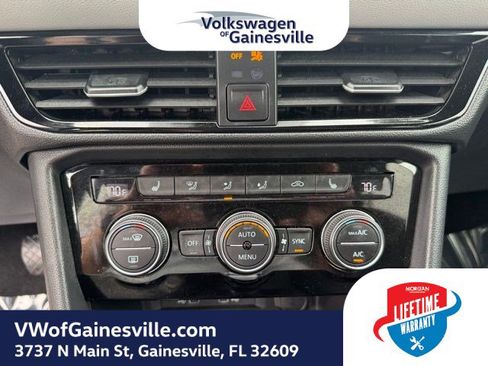 Certified 2024 Volkswagen Taos SE image 26